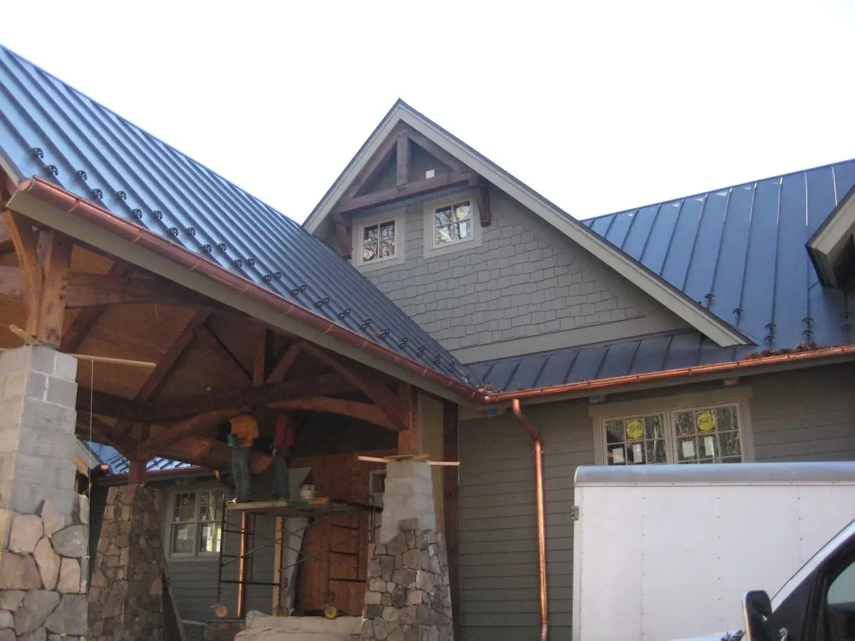 Craftsman Roofing team delivering quality roofing work in Knollwood-Donnybrook